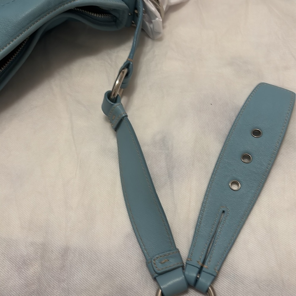 Chic Coach Light Blue Leather purse - Picture 4 of 9